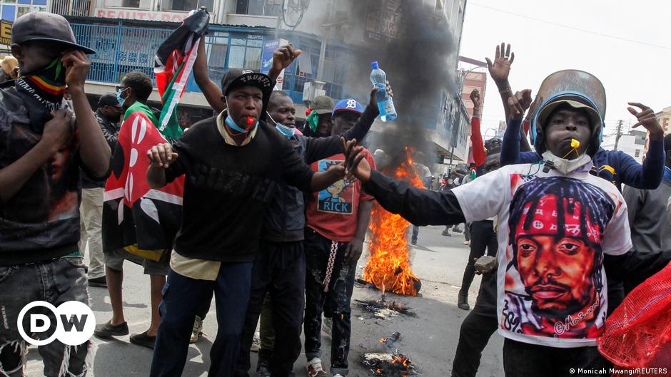 Les Kenyans descendent dans la rue pour exiger la démission du président